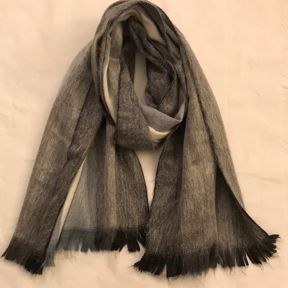 Multi stripe scarf